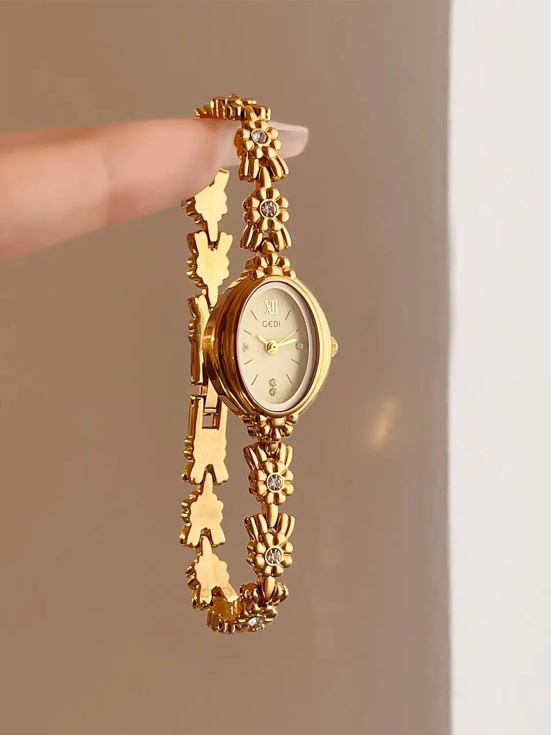 Luxury Vintage Woman' Watch with Diamond-Set Small Dial Water-Resistant Floral Bracelet Quartz Timepiece Premium Gift for Women