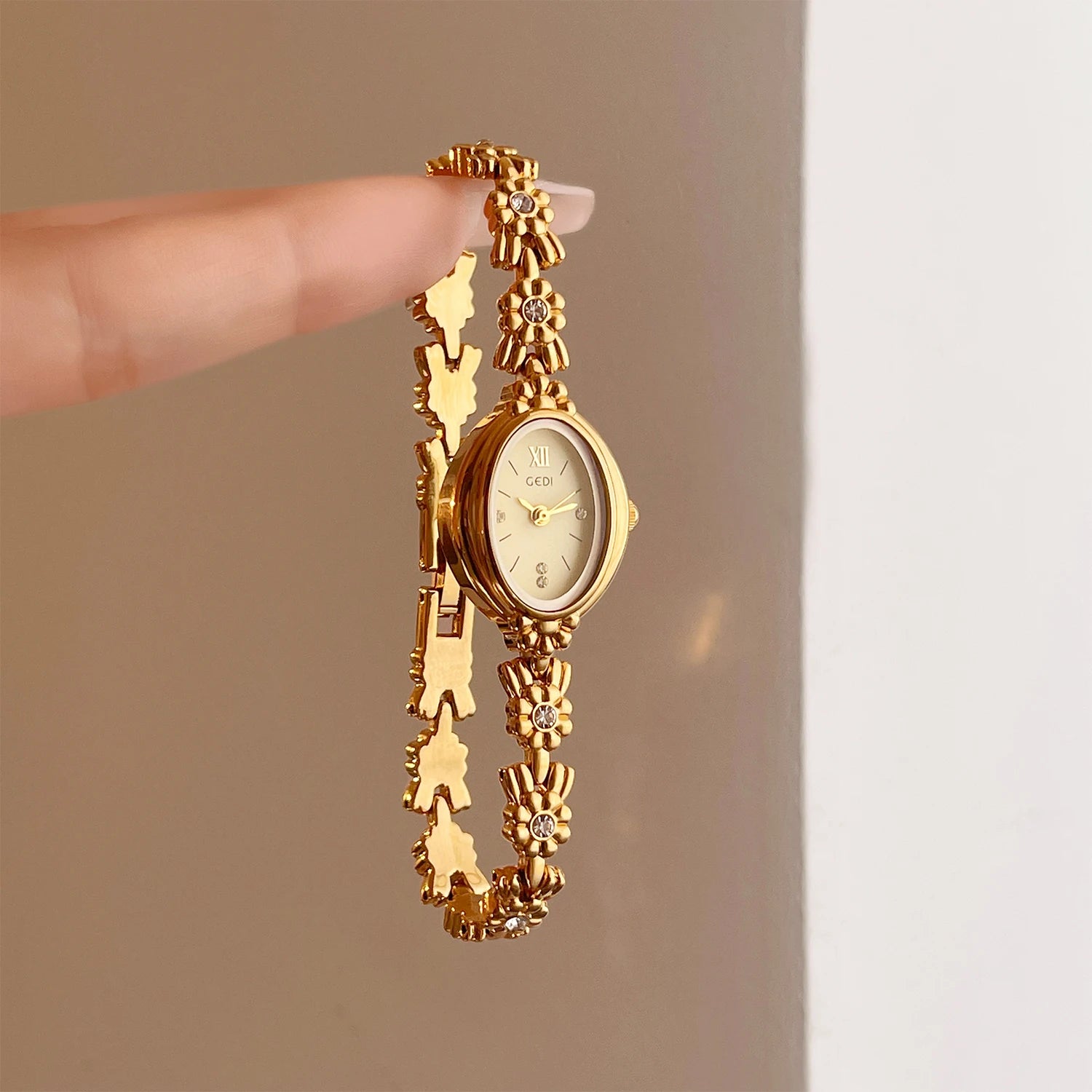 Luxury Vintage Woman' Watch with Diamond-Set Small Dial Water-Resistant Floral Bracelet Quartz Timepiece Premium Gift for Women
